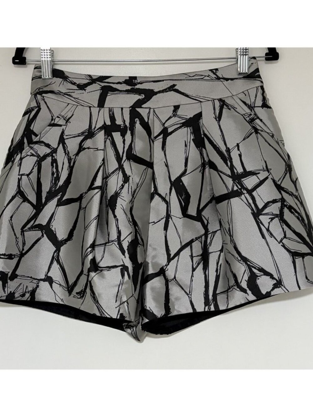 Sachin & Babi Women’s Black And Silver Trouser Shorts Size 6